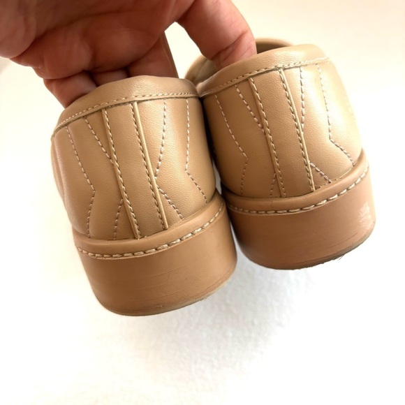 Aldo Tan Quilted W/ Gold Buckle Almond Toe Comfort Loafer Shoe (8) - Picture 9 of 12